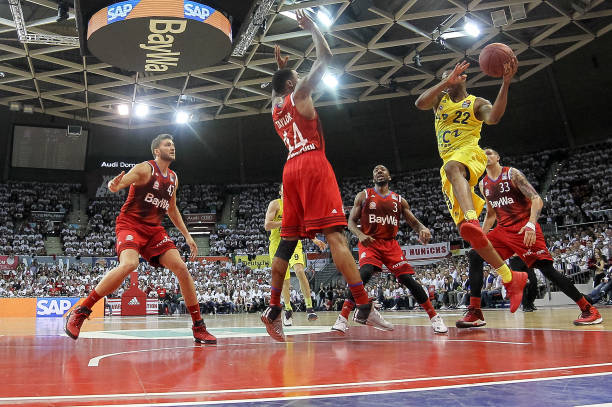 尤其是他在 尤其是他在